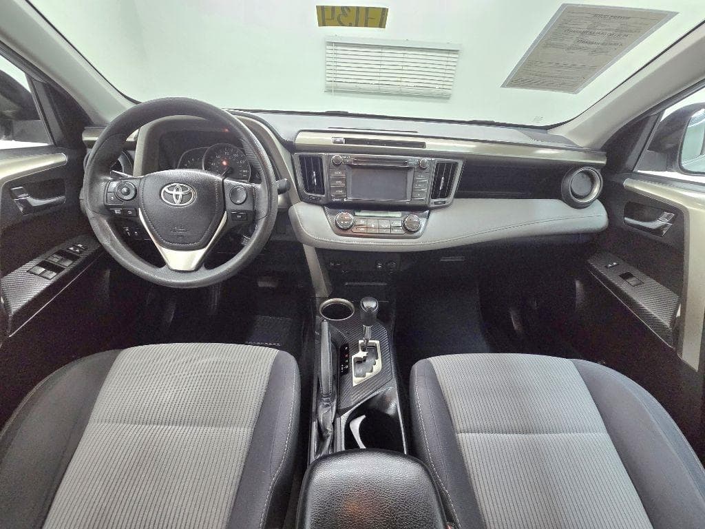 2015 TOYOTA RAV4 - Image 11