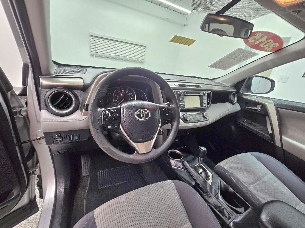 2015 TOYOTA RAV4 - Image 12