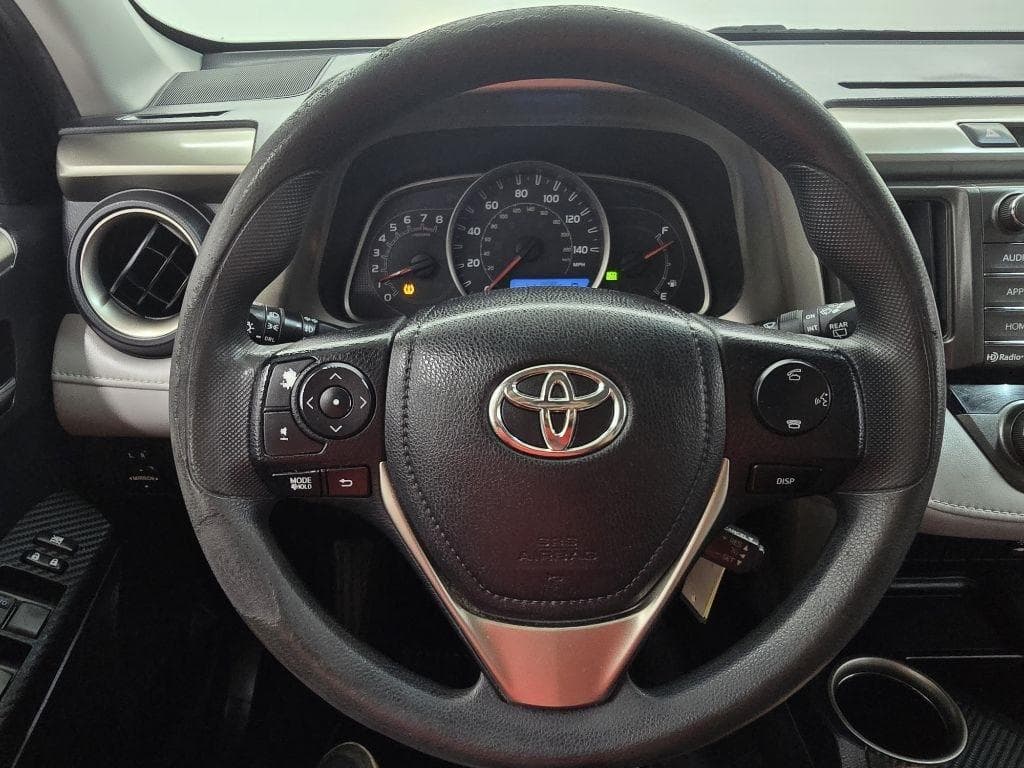 2015 TOYOTA RAV4 - Image 19