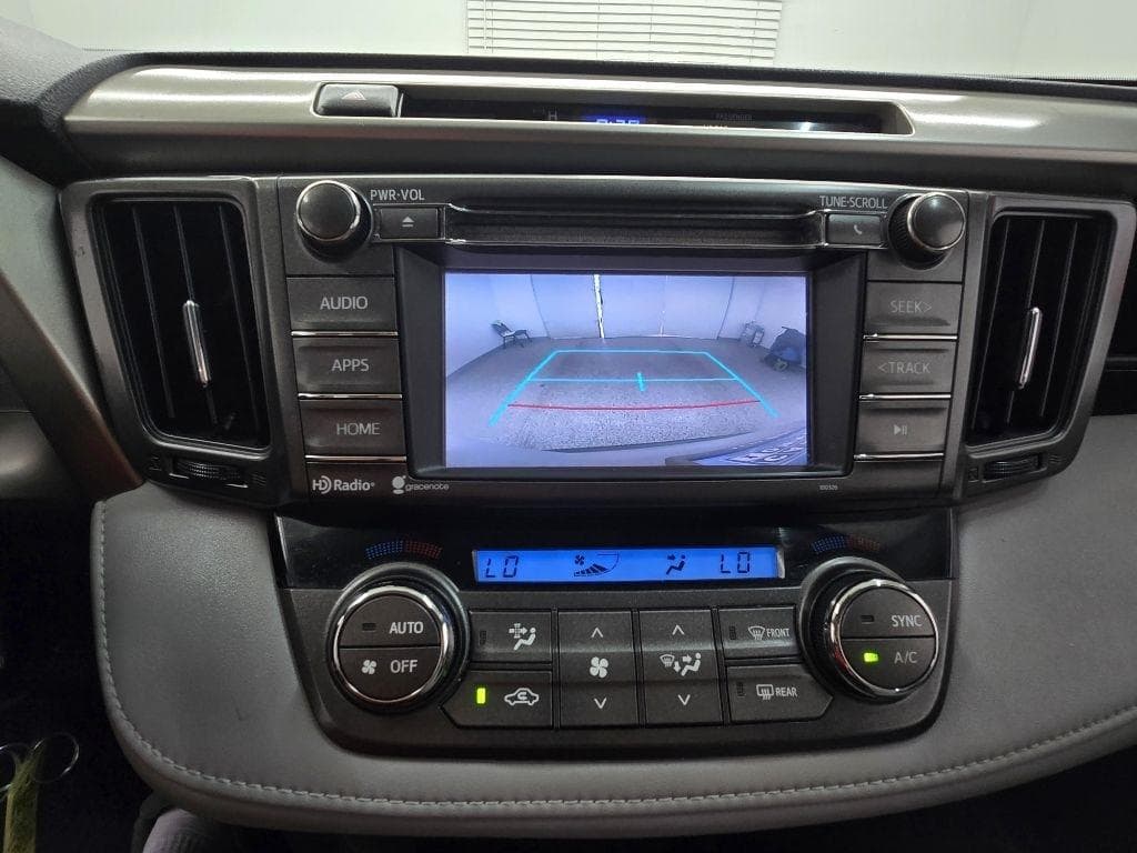 2015 TOYOTA RAV4 - Image 20
