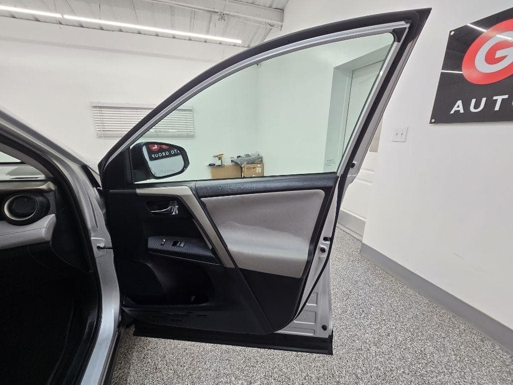 2015 TOYOTA RAV4 - Image 22