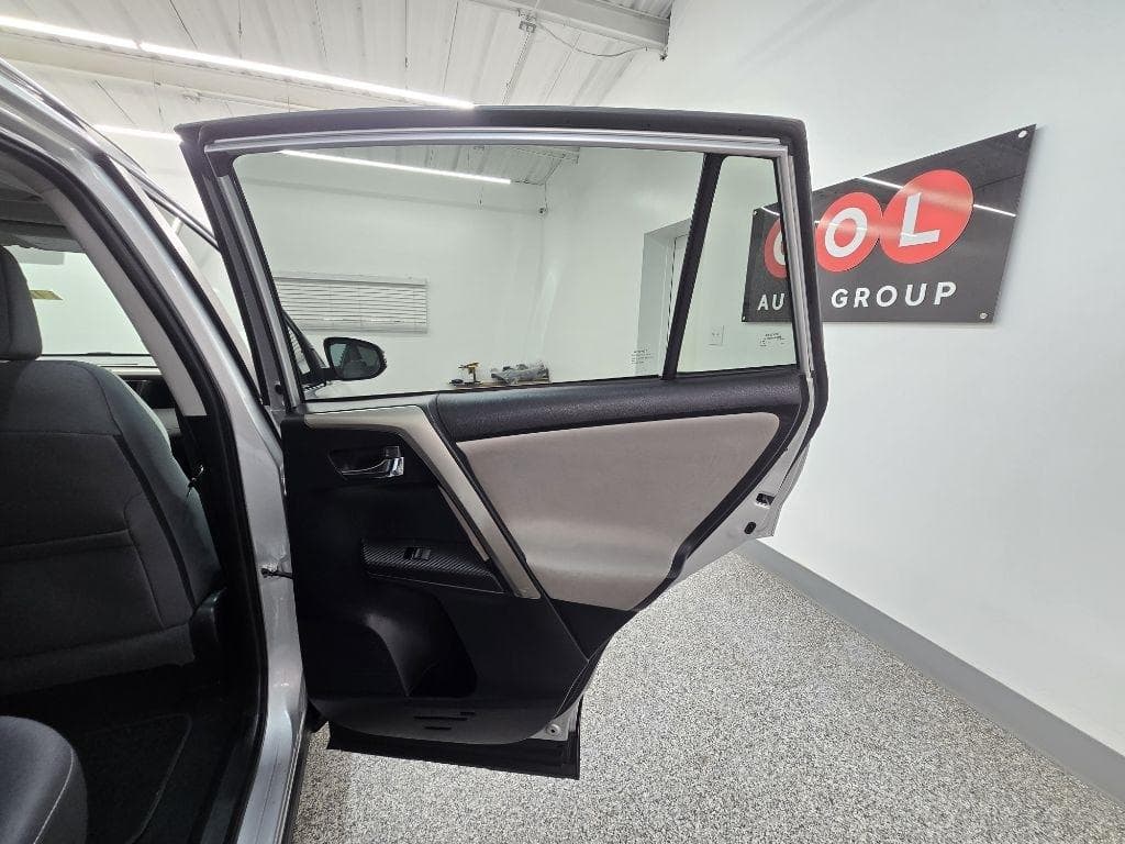 2015 TOYOTA RAV4 - Image 24