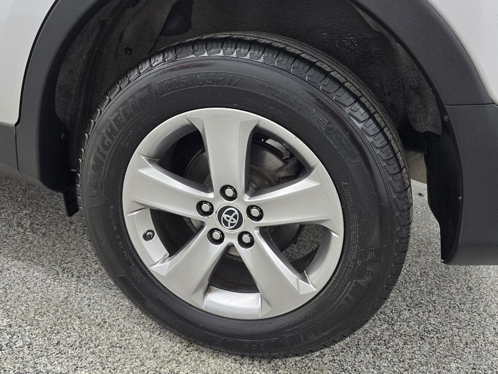 2015 TOYOTA RAV4 - Image 28