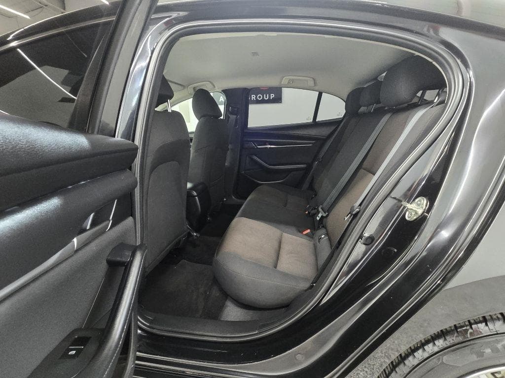 2022 MAZDA MAZDA3 - Image 10