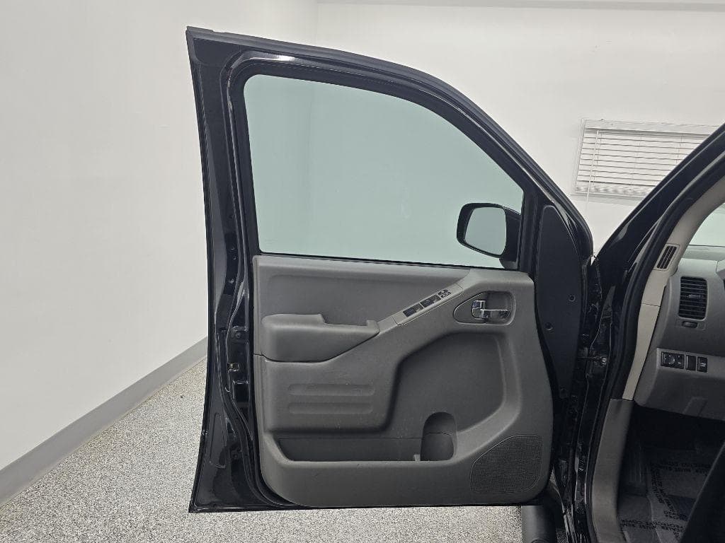 2021 NISSAN Frontier - Image 25