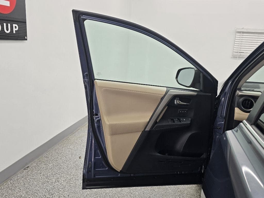 2013 TOYOTA RAV4 - Image 28