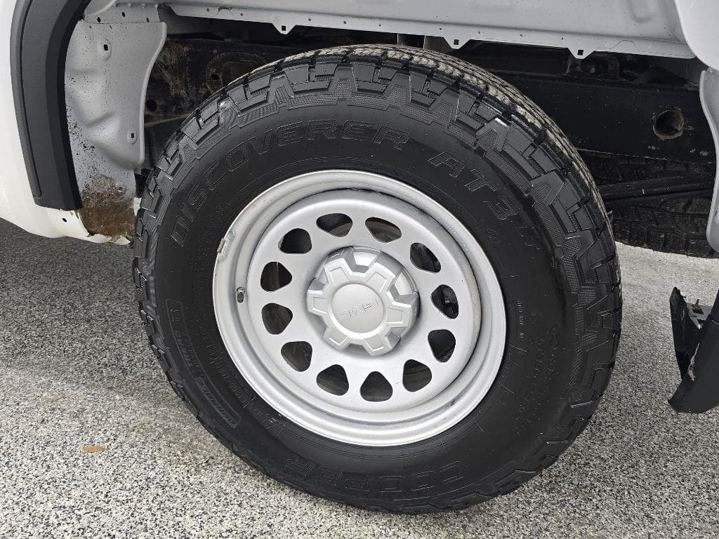 2020 GMC Sierra - Image 35