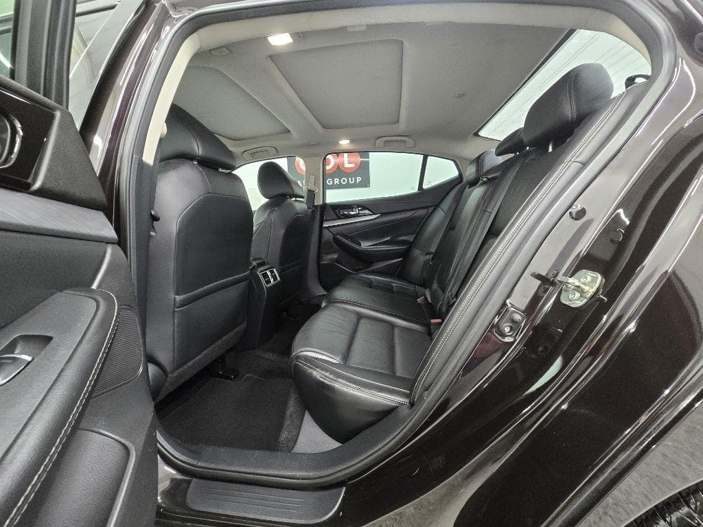 2016 NISSAN Maxima - Image 12