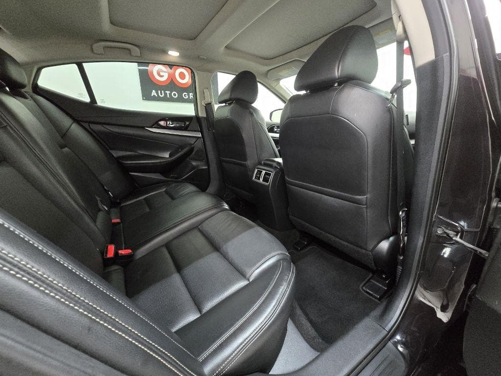2016 NISSAN Maxima - Image 17