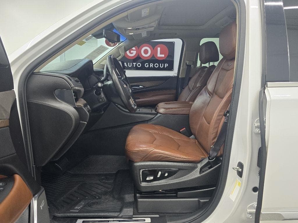 2016 CADILLAC Escalade - Image 8