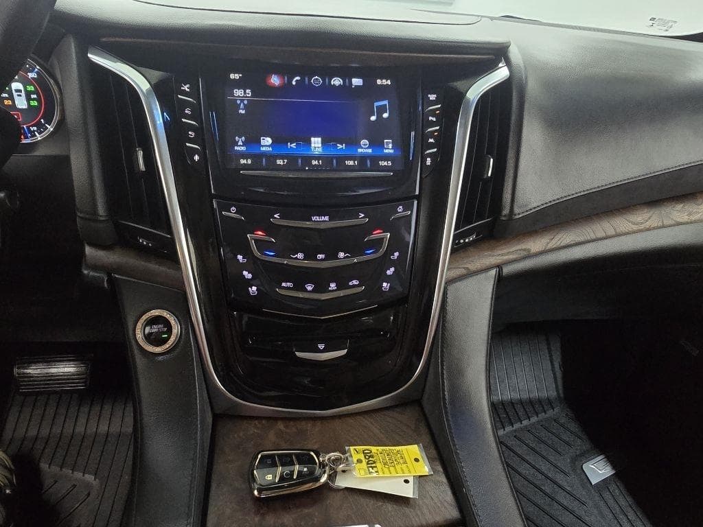 2016 CADILLAC Escalade - Image 26