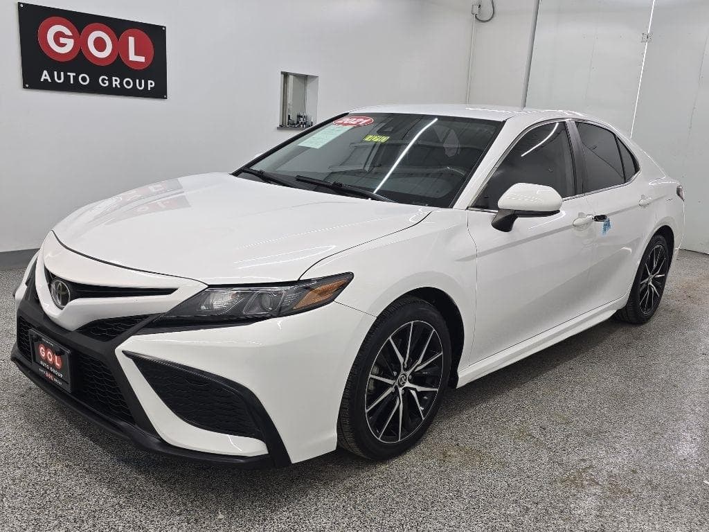 2021 TOYOTA Camry - Image 3