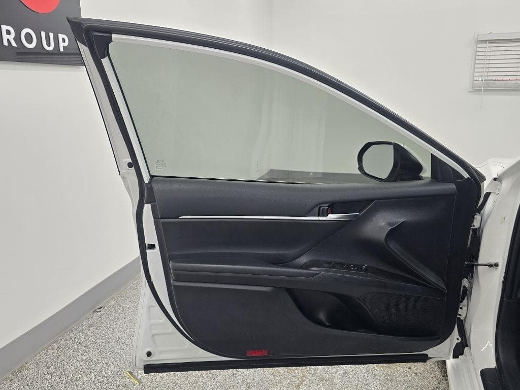 2021 TOYOTA Camry - Image 26