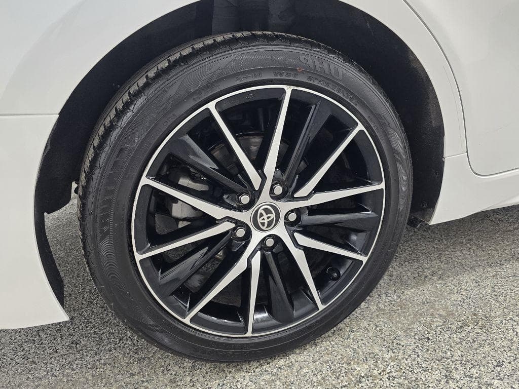 2021 TOYOTA Camry - Image 33