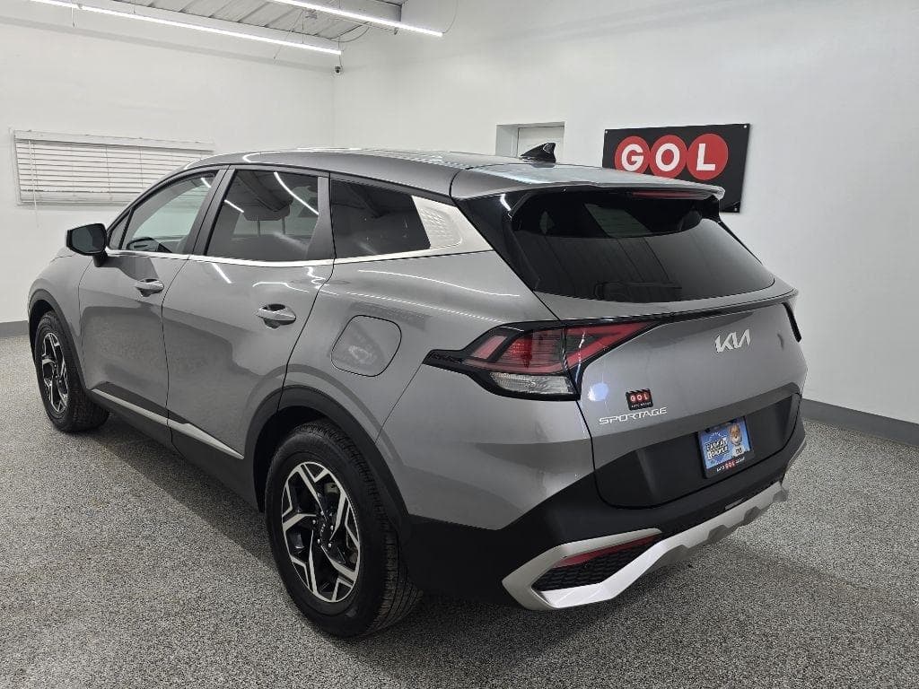 2023 KIA Sportage - Image 3