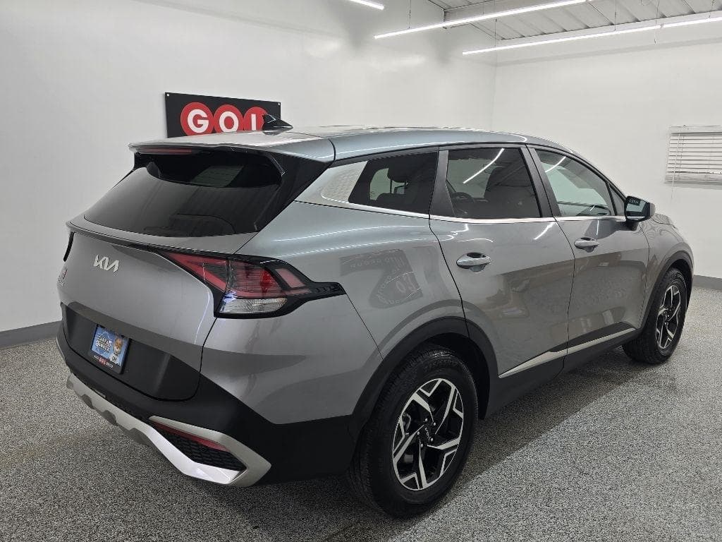 2023 KIA Sportage - Image 5