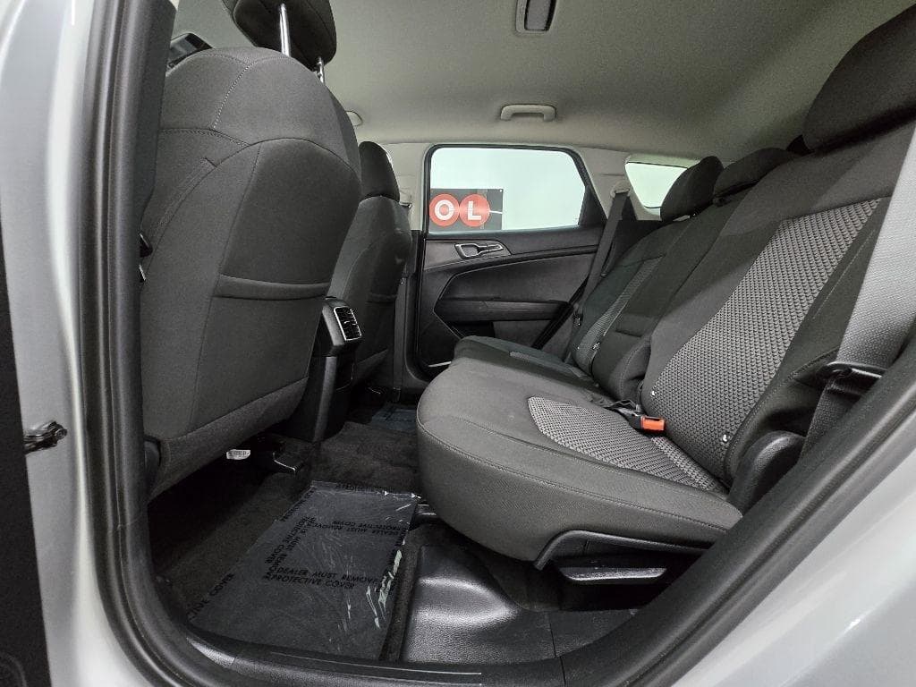 2023 KIA Sportage - Image 13