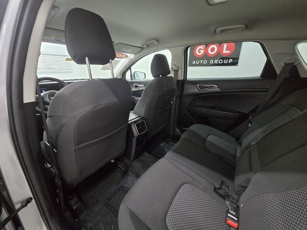 2023 KIA Sportage - Image 15
