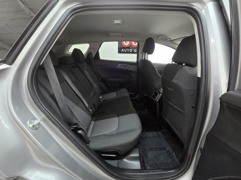 2023 KIA Sportage - Image 18