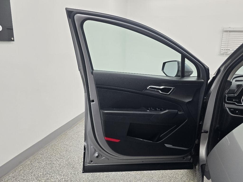 2023 KIA Sportage - Image 31