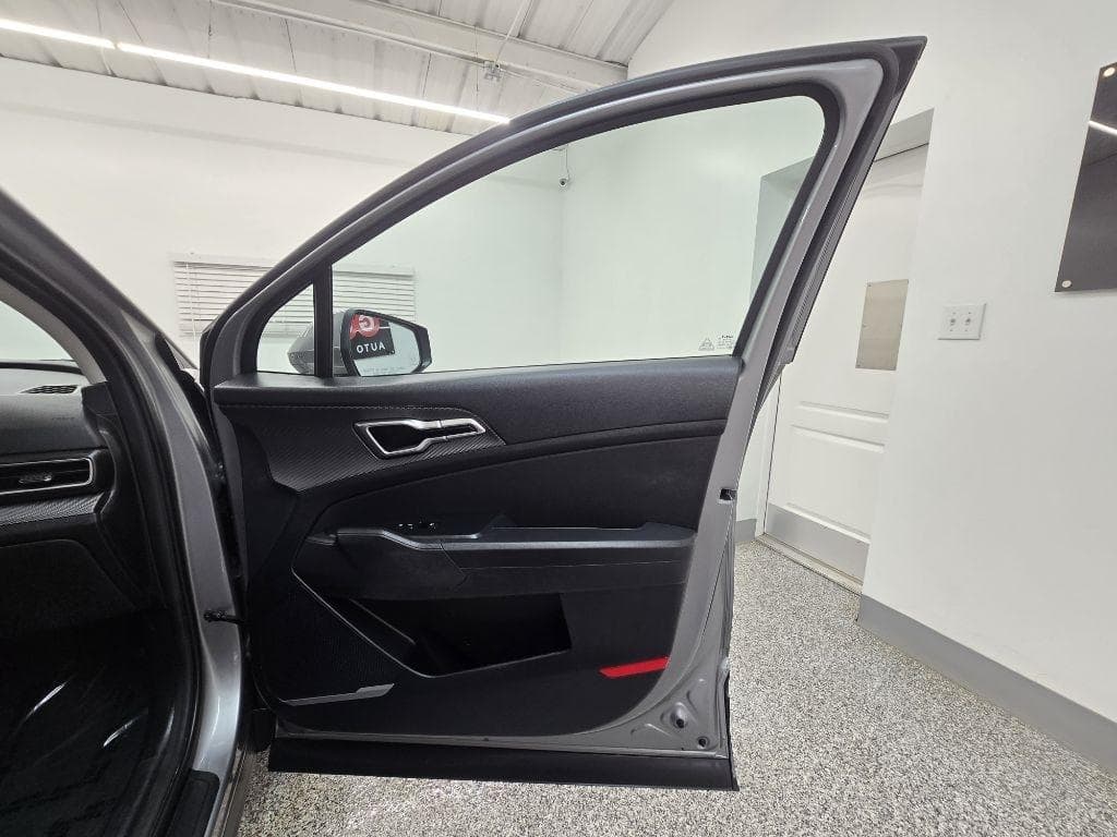 2023 KIA Sportage - Image 32