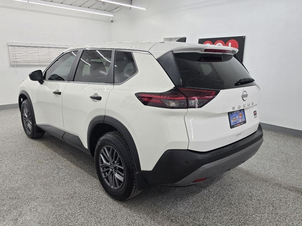2023 NISSAN Rogue - Image 3