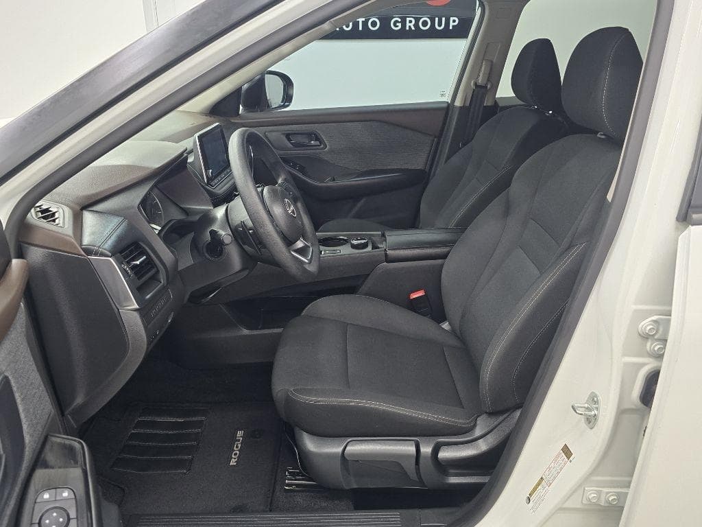 2023 NISSAN Rogue - Image 9