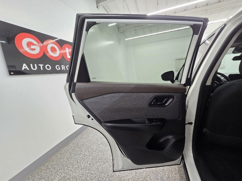 2023 NISSAN Rogue - Image 29