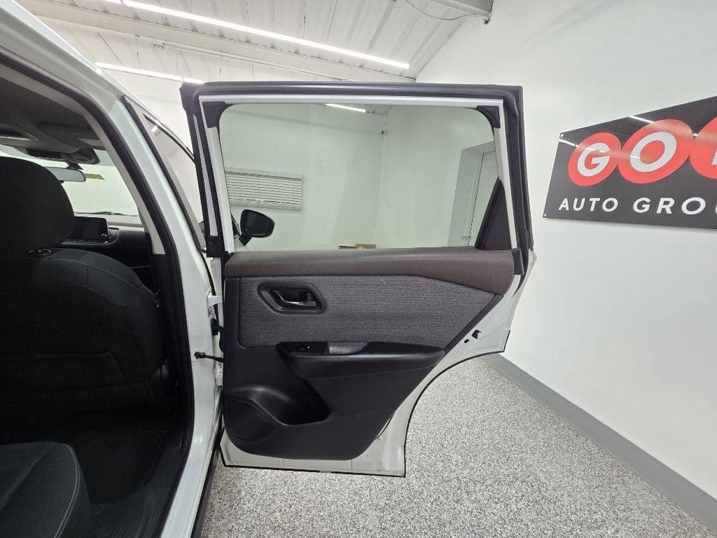 2023 NISSAN Rogue - Image 30