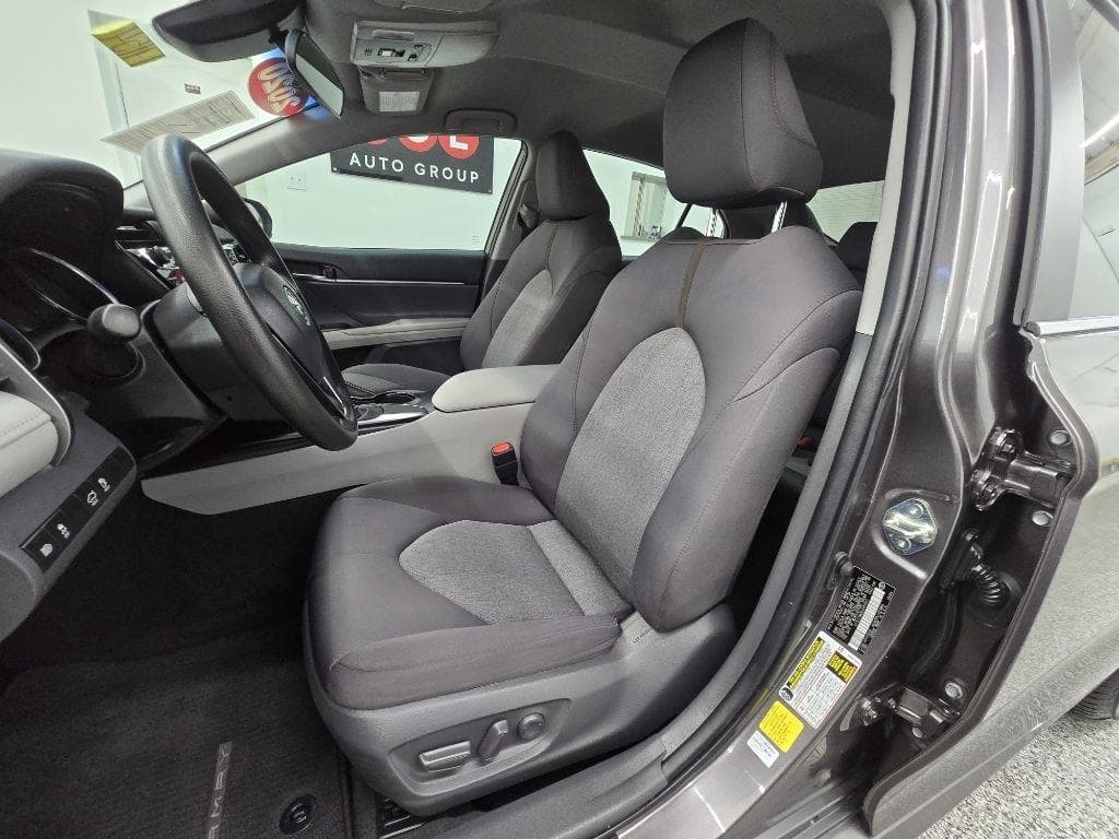 2020 TOYOTA Camry - Image 11