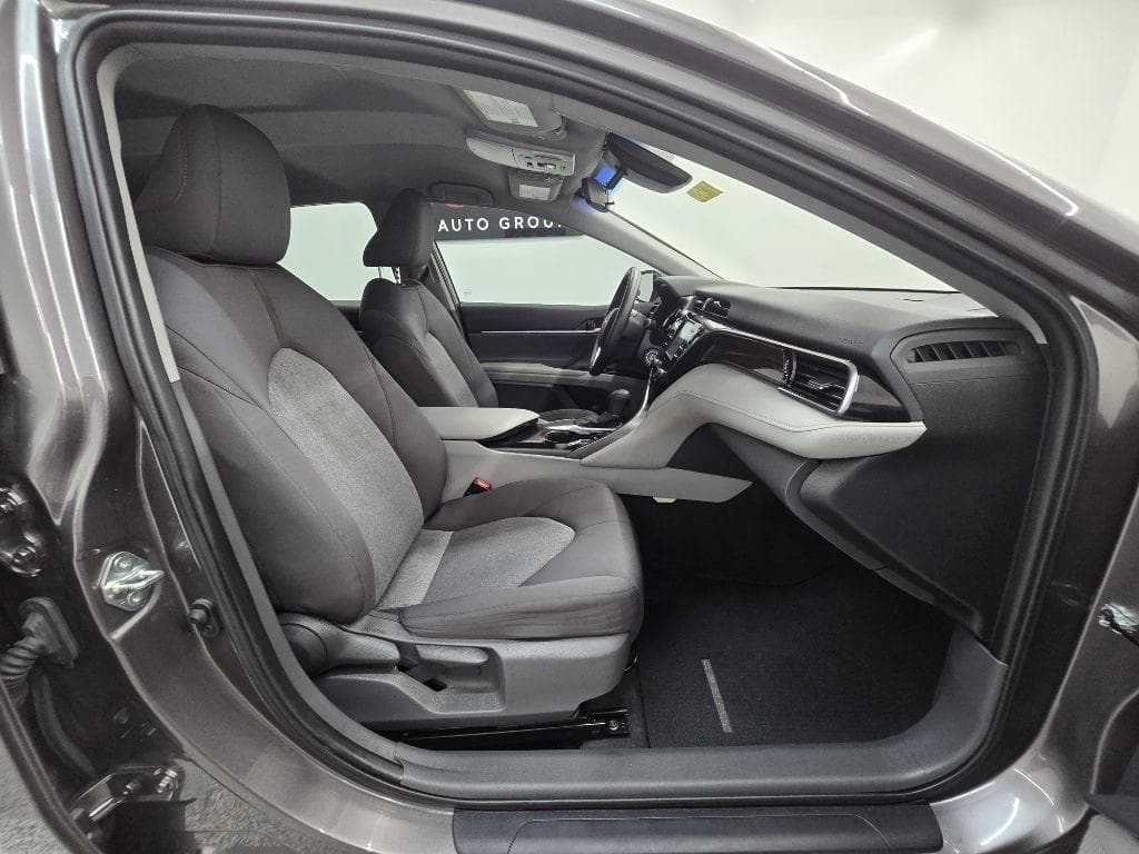 2020 TOYOTA Camry - Image 19