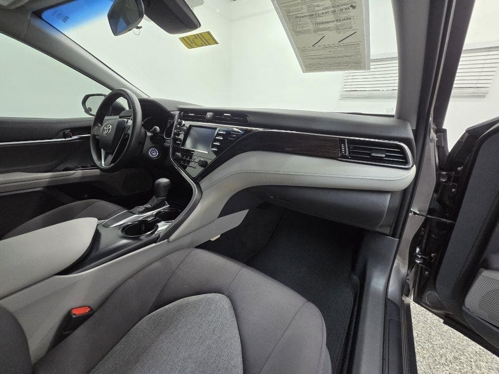 2020 TOYOTA Camry - Image 20
