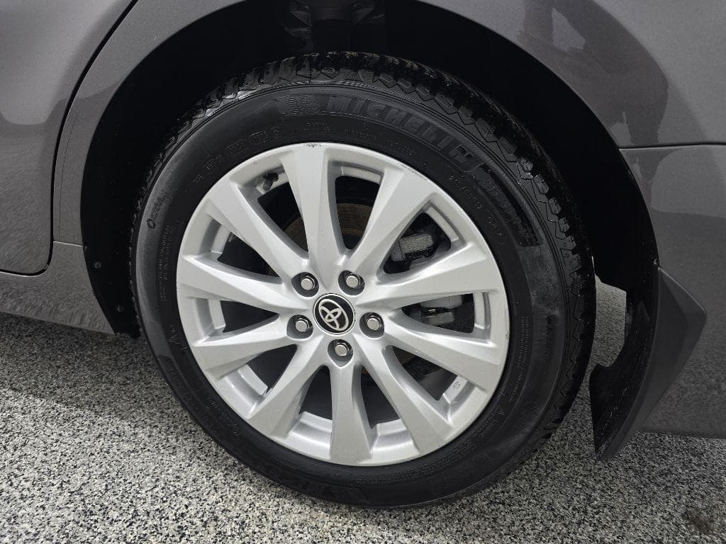 2020 TOYOTA Camry - Image 30