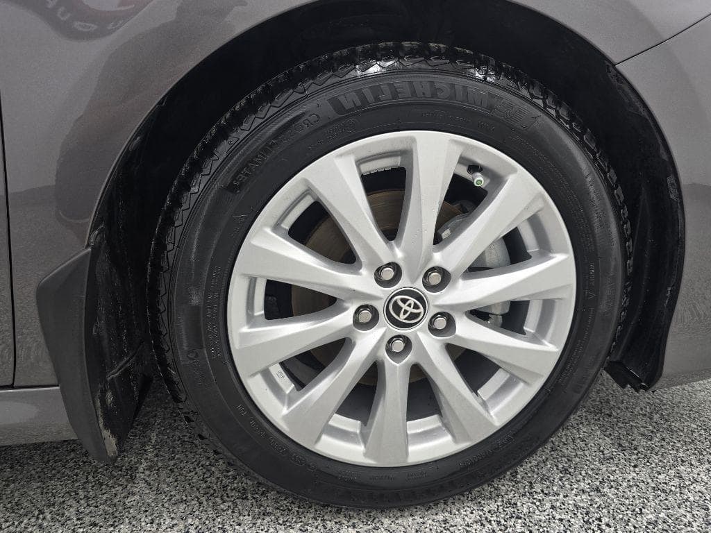 2020 TOYOTA Camry - Image 31