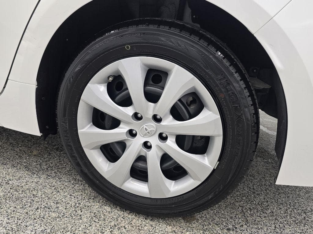 2021 TOYOTA Corolla - Image 32