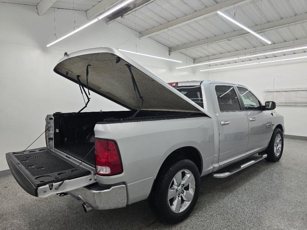 2016 RAM 1500 - Image 6
