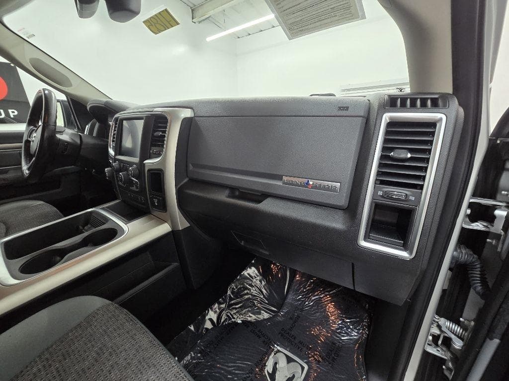 2016 RAM 1500 - Image 20