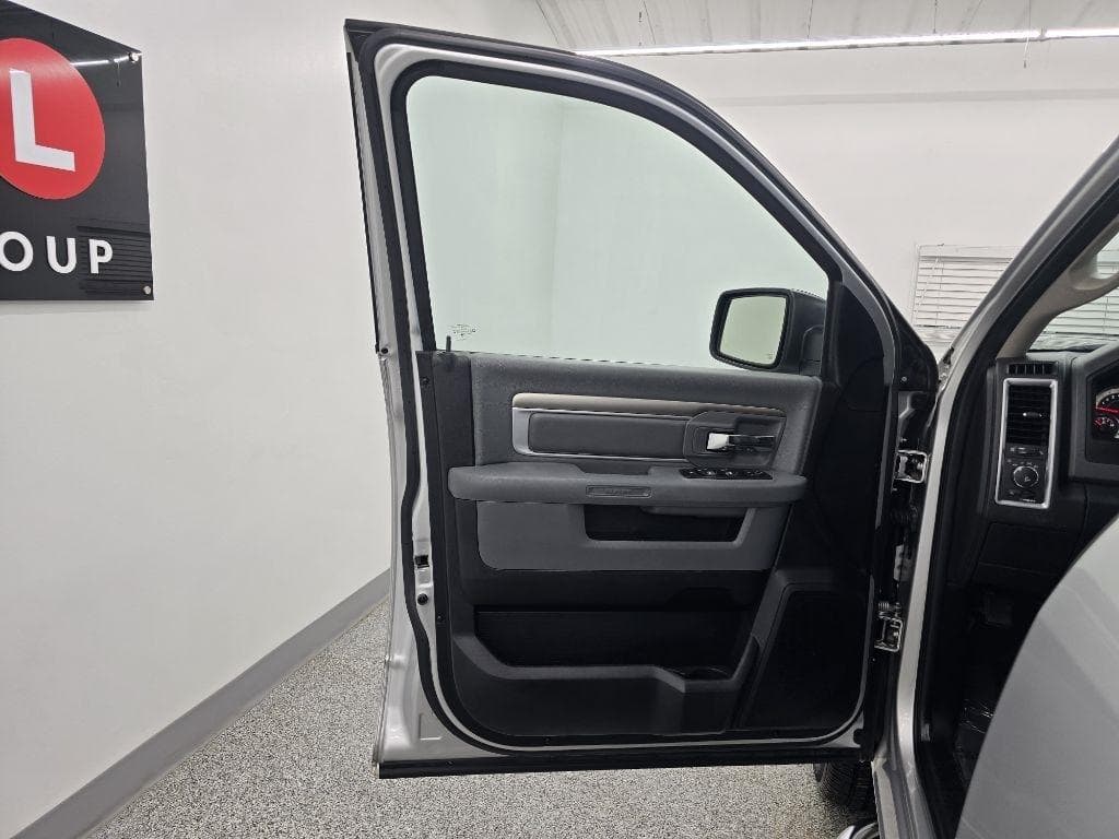 2016 RAM 1500 - Image 27