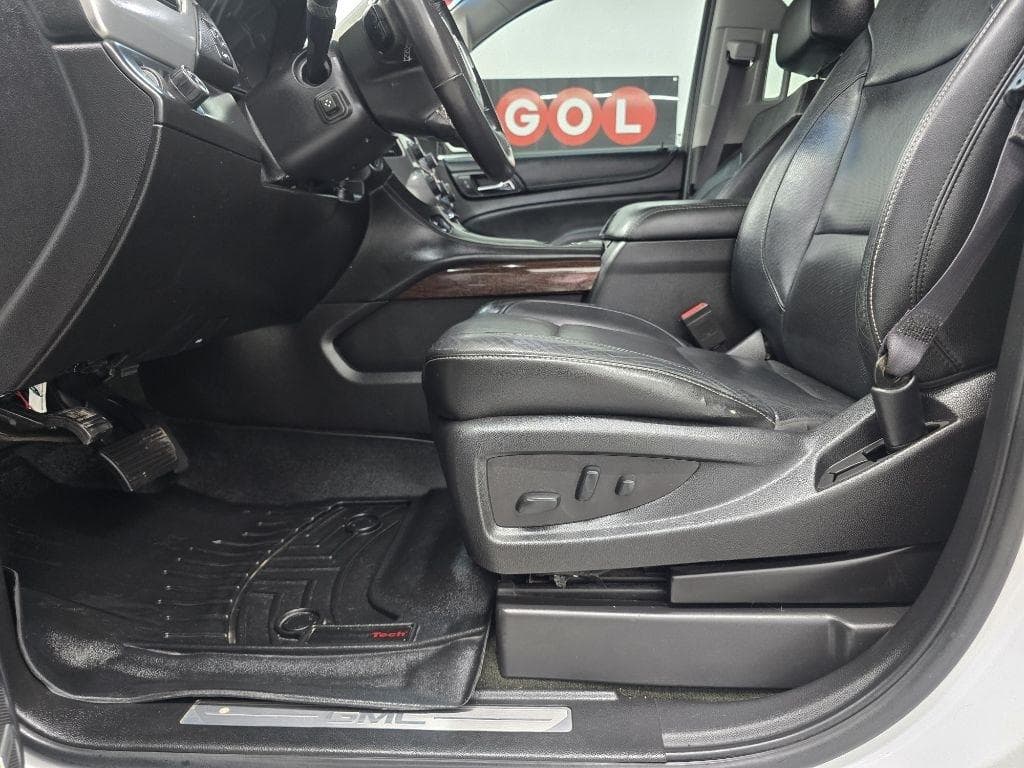2017 GMC Yukon - Image 10