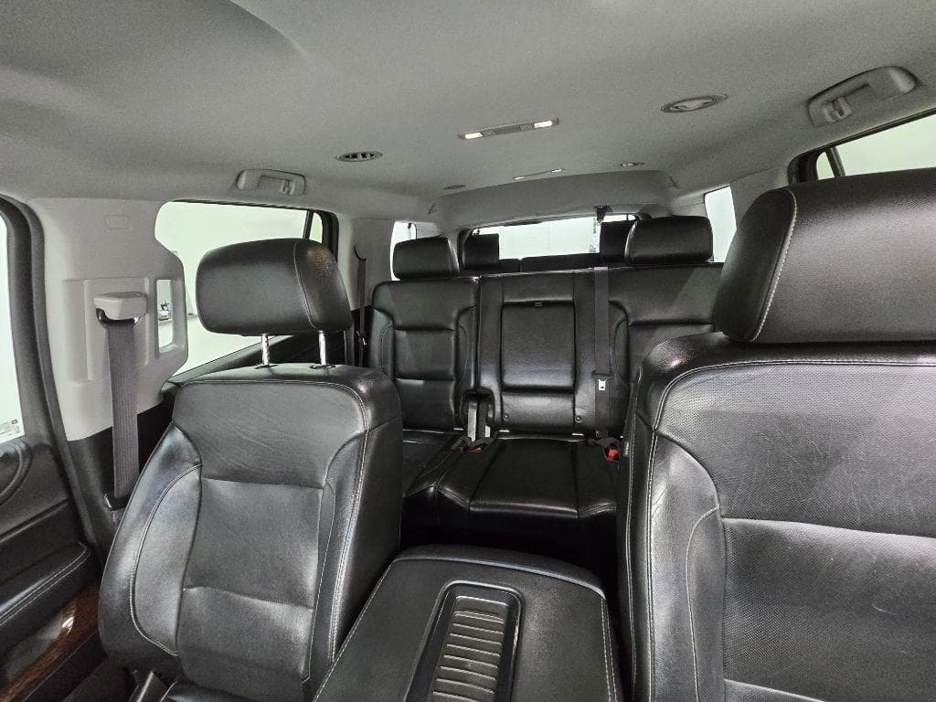 2017 GMC Yukon - Image 12