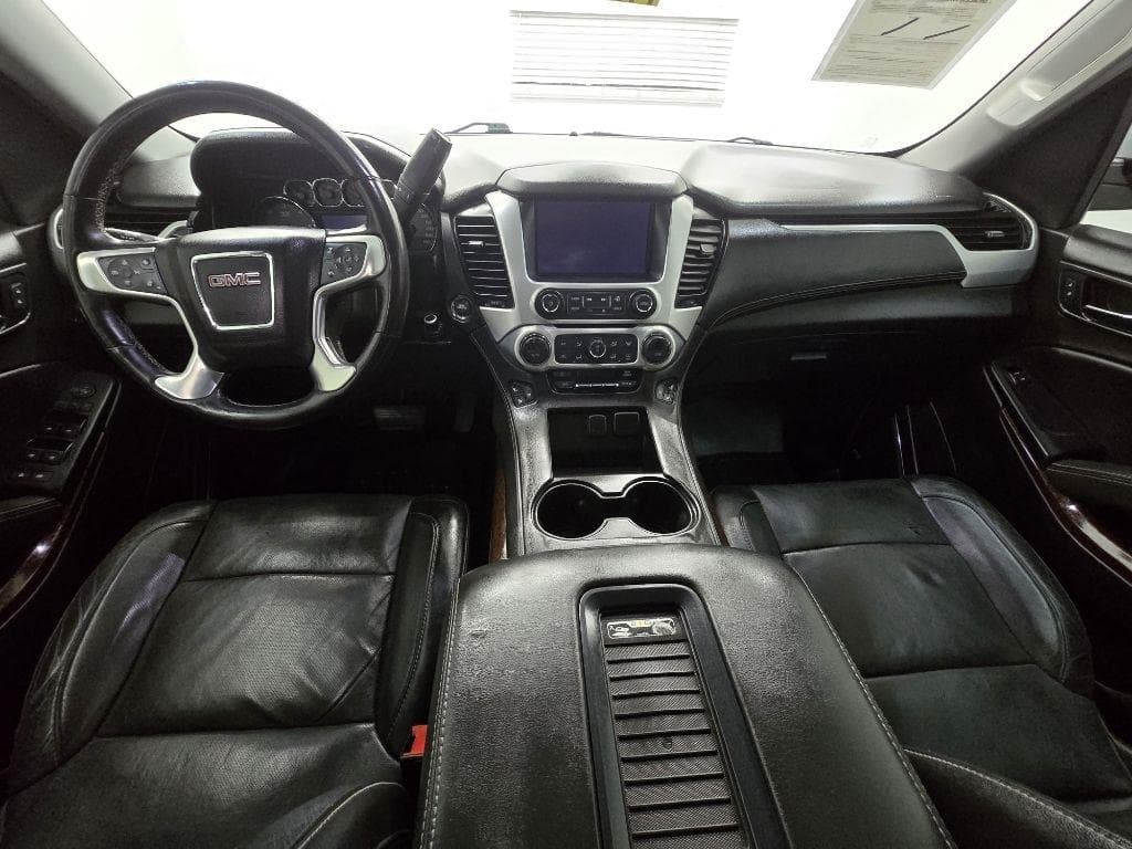 2017 GMC Yukon - Image 16