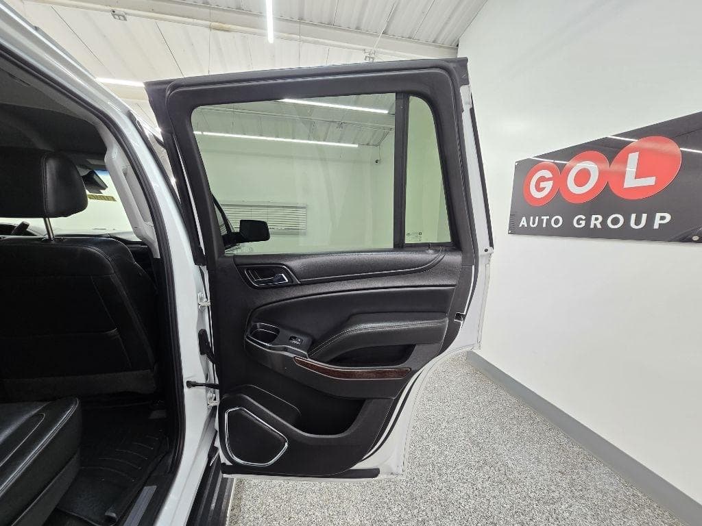 2017 GMC Yukon - Image 30