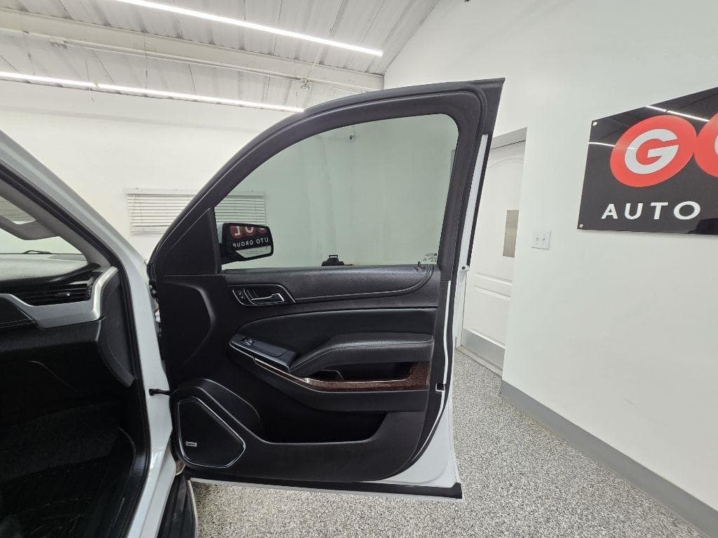 2017 GMC Yukon - Image 31