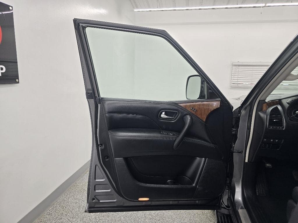 2019 INFINITI QX80 - Image 30