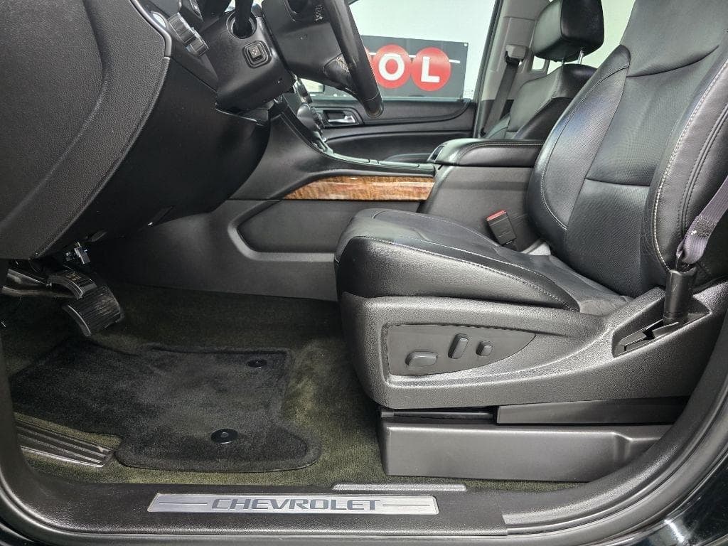 2016 CHEVROLET Suburban - Image 10
