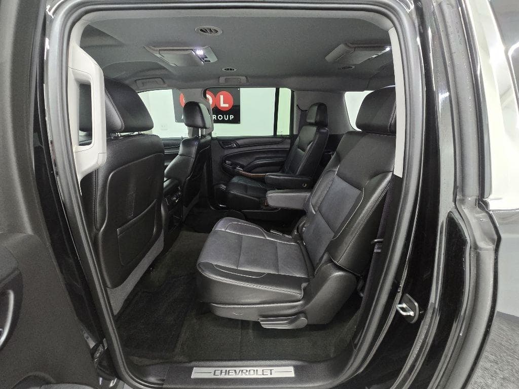 2016 CHEVROLET Suburban - Image 17