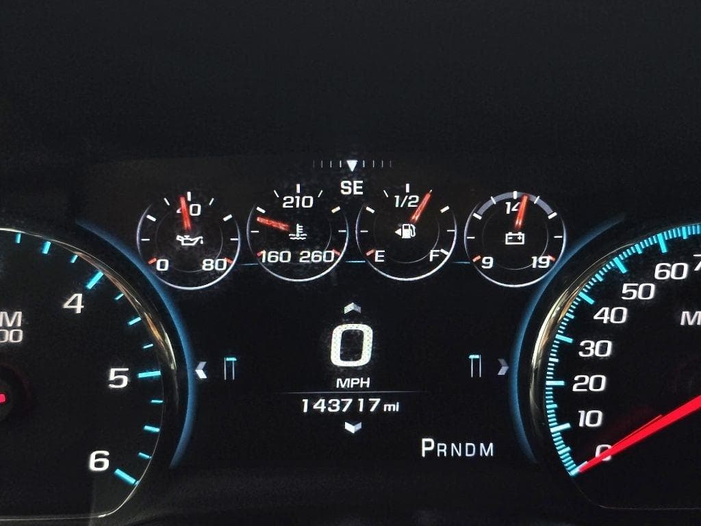 2016 CHEVROLET Suburban - Image 28