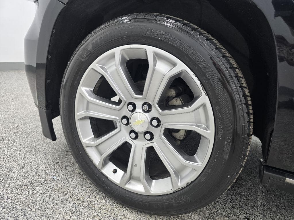 2016 CHEVROLET Suburban - Image 35