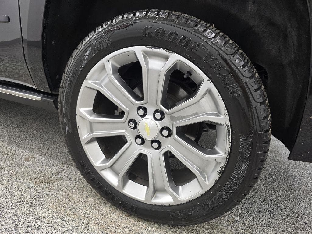 2016 CHEVROLET Suburban - Image 36