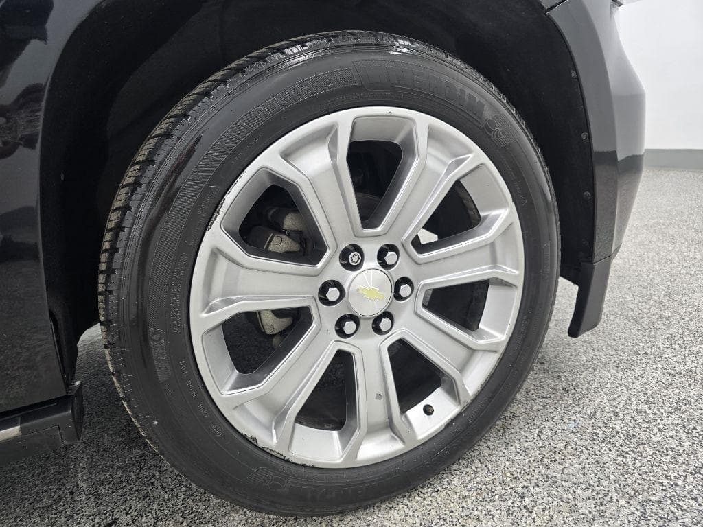 2016 CHEVROLET Suburban - Image 38